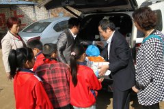 愛心書籍，點亮人生